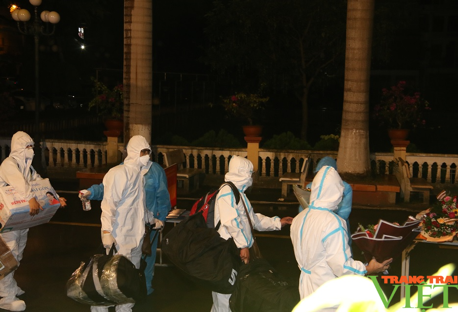 Sơn La: Chào đón những người chia lửa chống dịch Covid-19 trở về - Ảnh 13. Sơn La: Chào đón những người chia lửa chống dịch Covid-19 trở về - Ảnh 13.