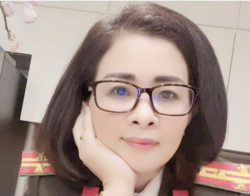 &quot;Nổ&quot; là nữ đại tá công an, làm giả sổ tiết kiệm 200 tỷ đồng - Ảnh 1.