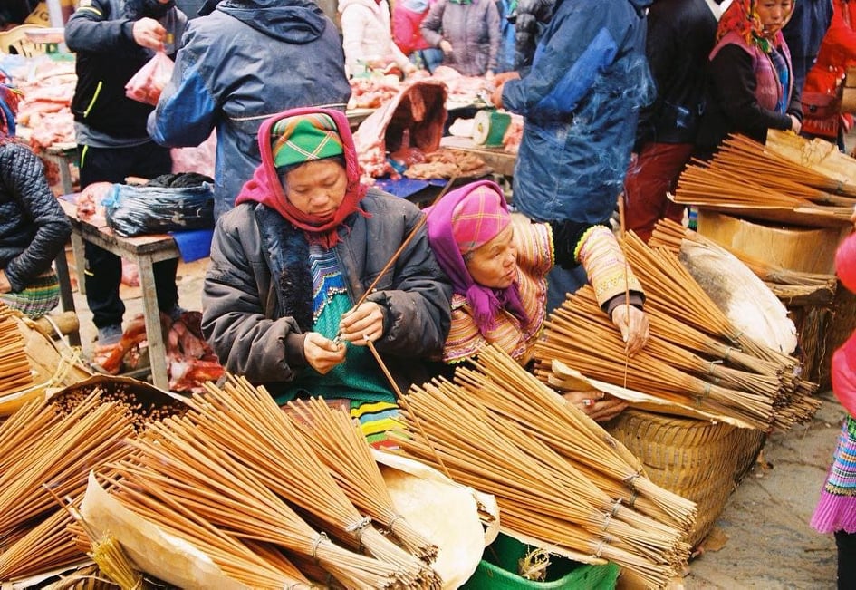 Kể chuyện làng: Chuyện về nghề kết nối tâm linh - Ảnh 2.