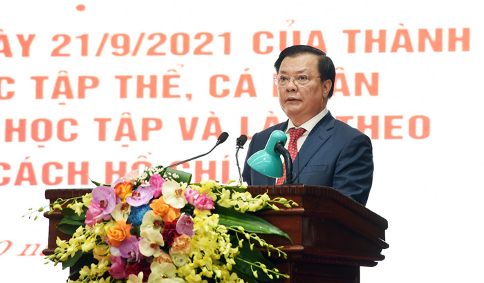Bí thư Hà Nội yêu cầu khắc phục tình trạng độc đoán, quan liêu và các biểu hiện tiêu cực. - Ảnh 1.