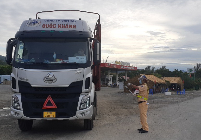 Bình Thuận: Ngày 18/10 sẽ tháo bỏ các chốt kiểm soát dịch Covid -19 trên QL1 - Ảnh 2.