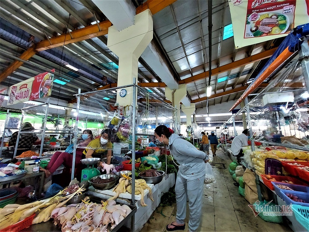 TP.HCM: Đã mở lại 1/3 số chợ truyền thống - Ảnh 1.