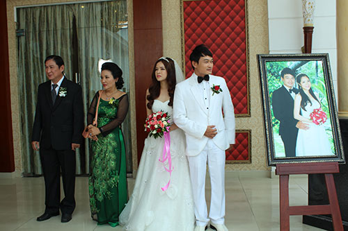 Ngoài Đàm Vĩnh Hưng, những sao nam này từng âm thầm kết hôn khiến khán giả bất ngờ - Ảnh 2.