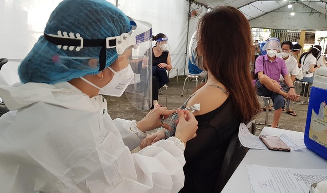 TPHCM lên kế hoạch bao phủ vắc xin cho trẻ từ 12 đến 17 tuổi - Ảnh 4.