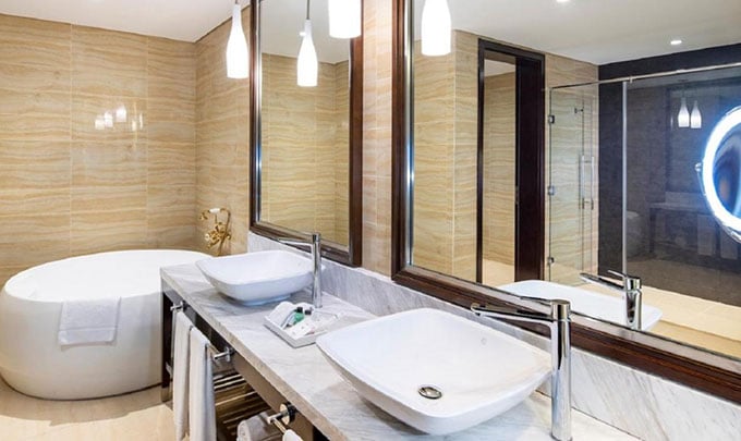 ĐT Việt Nam ở khách sạn rẻ gần 10 lần so với ĐT Trung Quốc - Ảnh 8.