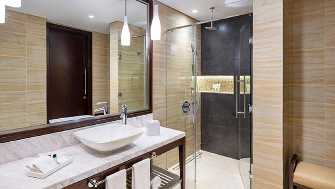 ĐT Việt Nam ở khách sạn rẻ gần 10 lần so với ĐT Trung Quốc - Ảnh 10.