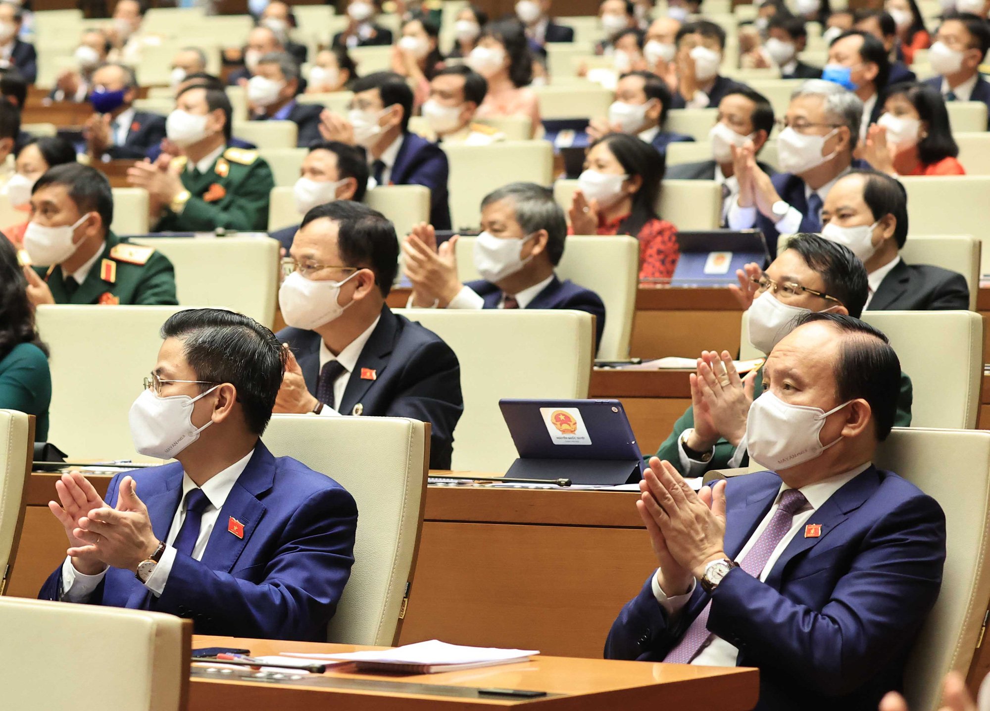 Chủ tịch Quốc hội: Kinh tế vĩ mô còn tiềm ẩn rủi ro - Ảnh 2.