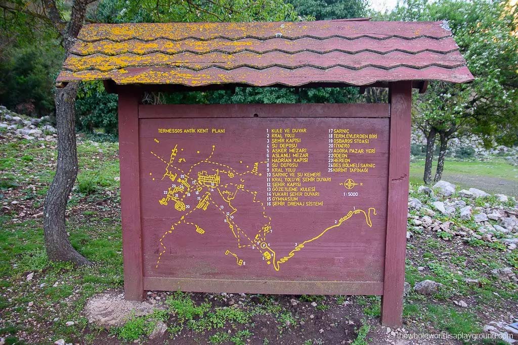 Du lịch trải nghiệm thú vị tại đất nước nằm giữa hai lục địa Á-Âu - Ảnh 2.