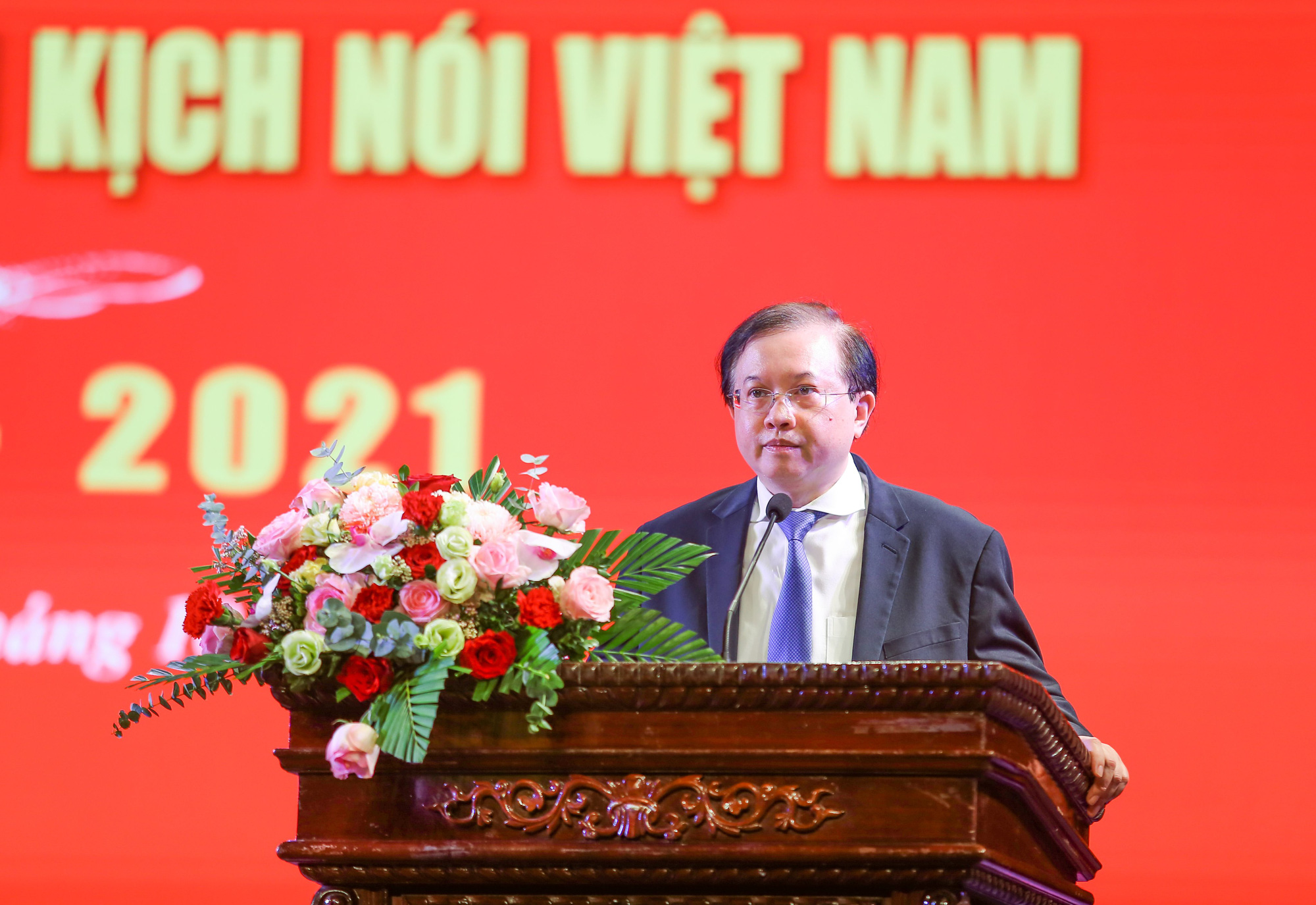 Thu Quỳnh bật khóc khi nói lời cảm ơn các nghệ sĩ tiền bối - Ảnh 1.