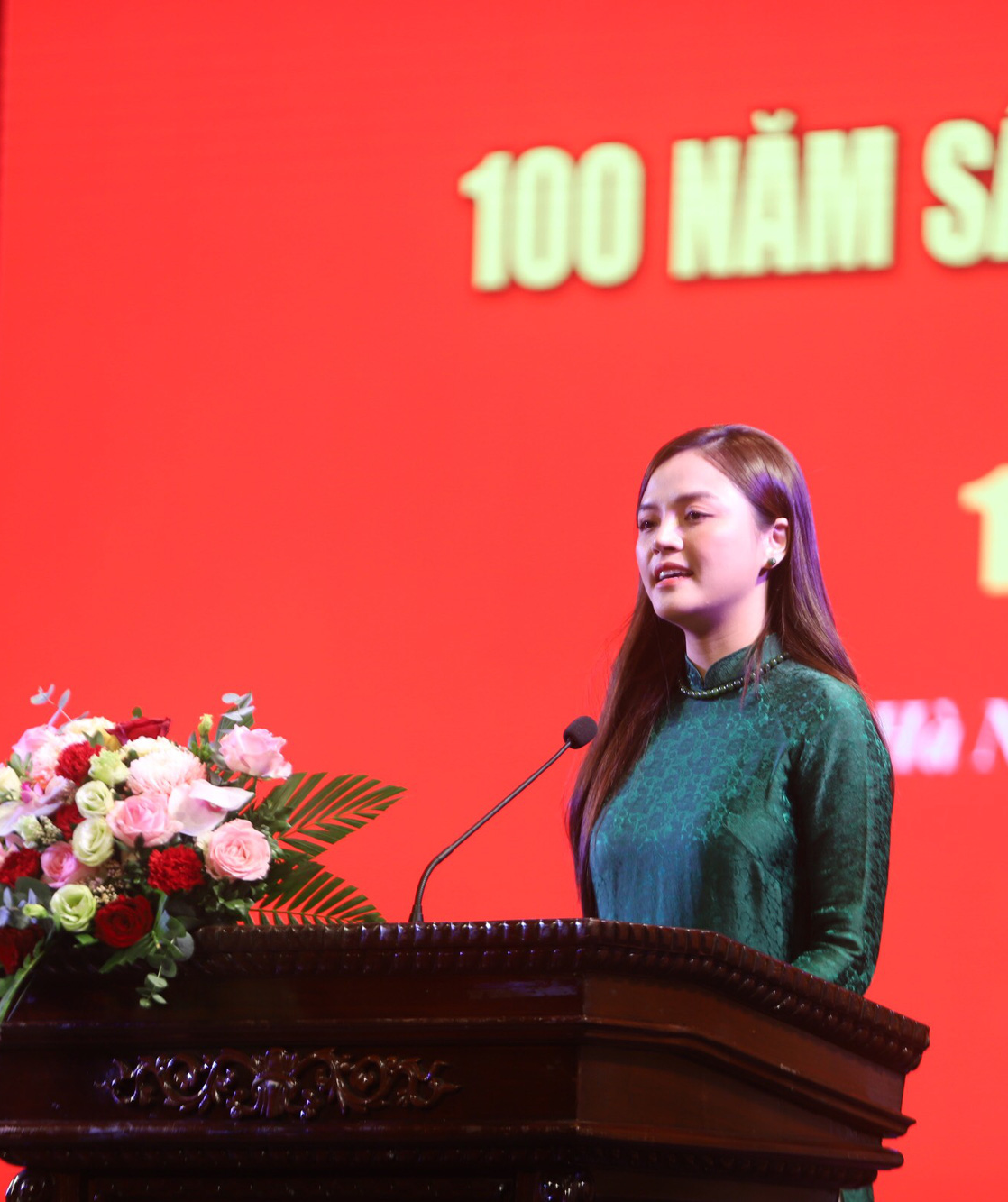Thu Quỳnh bật khóc khi nói lời cảm ơn các nghệ sĩ tiền bối - Ảnh 6.