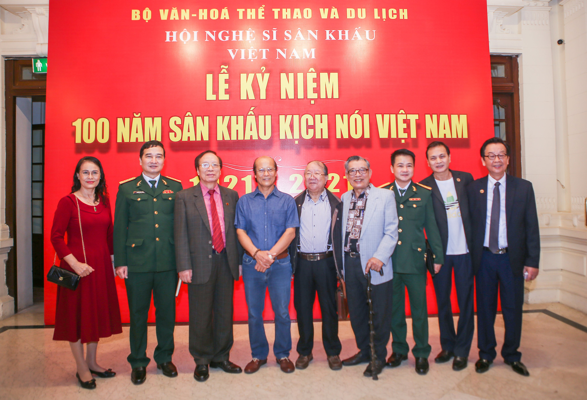 Thu Quỳnh bật khóc khi nói lời cảm ơn các nghệ sĩ tiền bối - Ảnh 2.