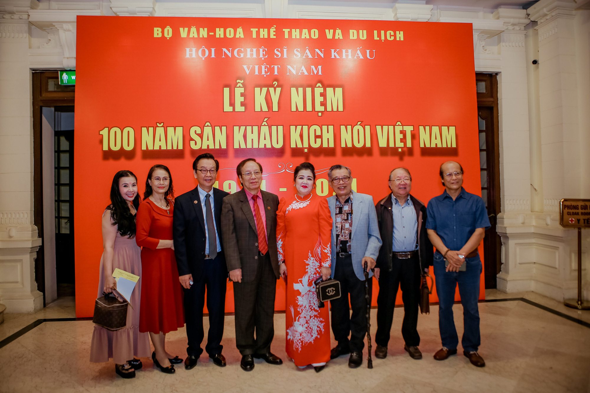 Thu Quỳnh bật khóc khi nói lời cảm ơn các nghệ sĩ tiền bối - Ảnh 3.