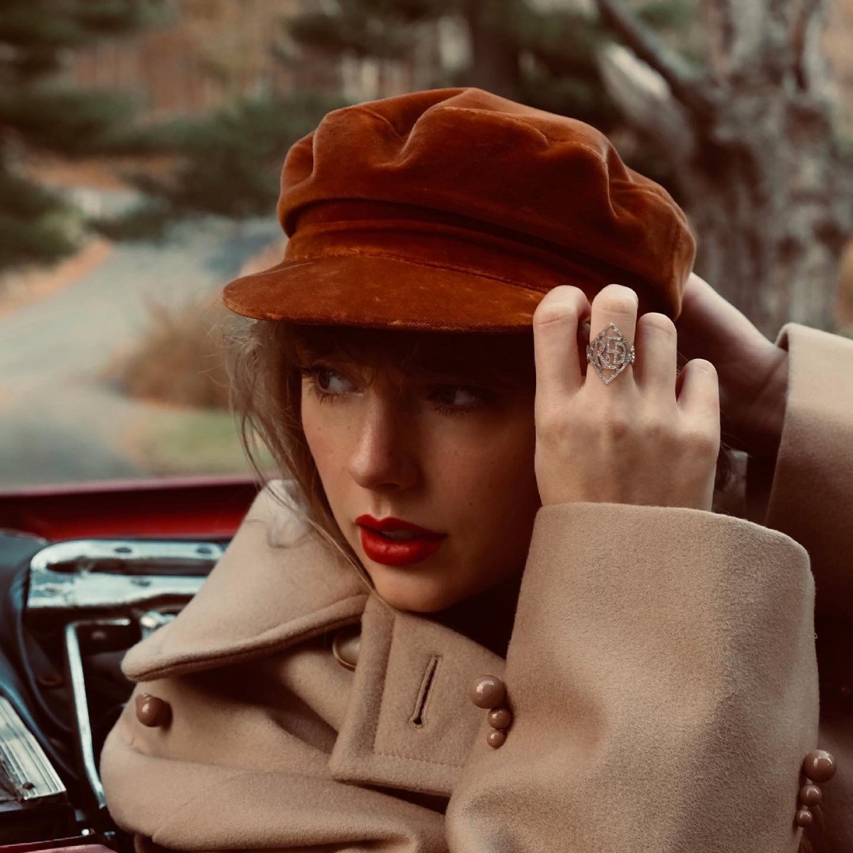 Adele, Taylor Swift, Lady Gaga ra album: Nữ giới thống trị làng nhạc cuối năm - Ảnh 2.