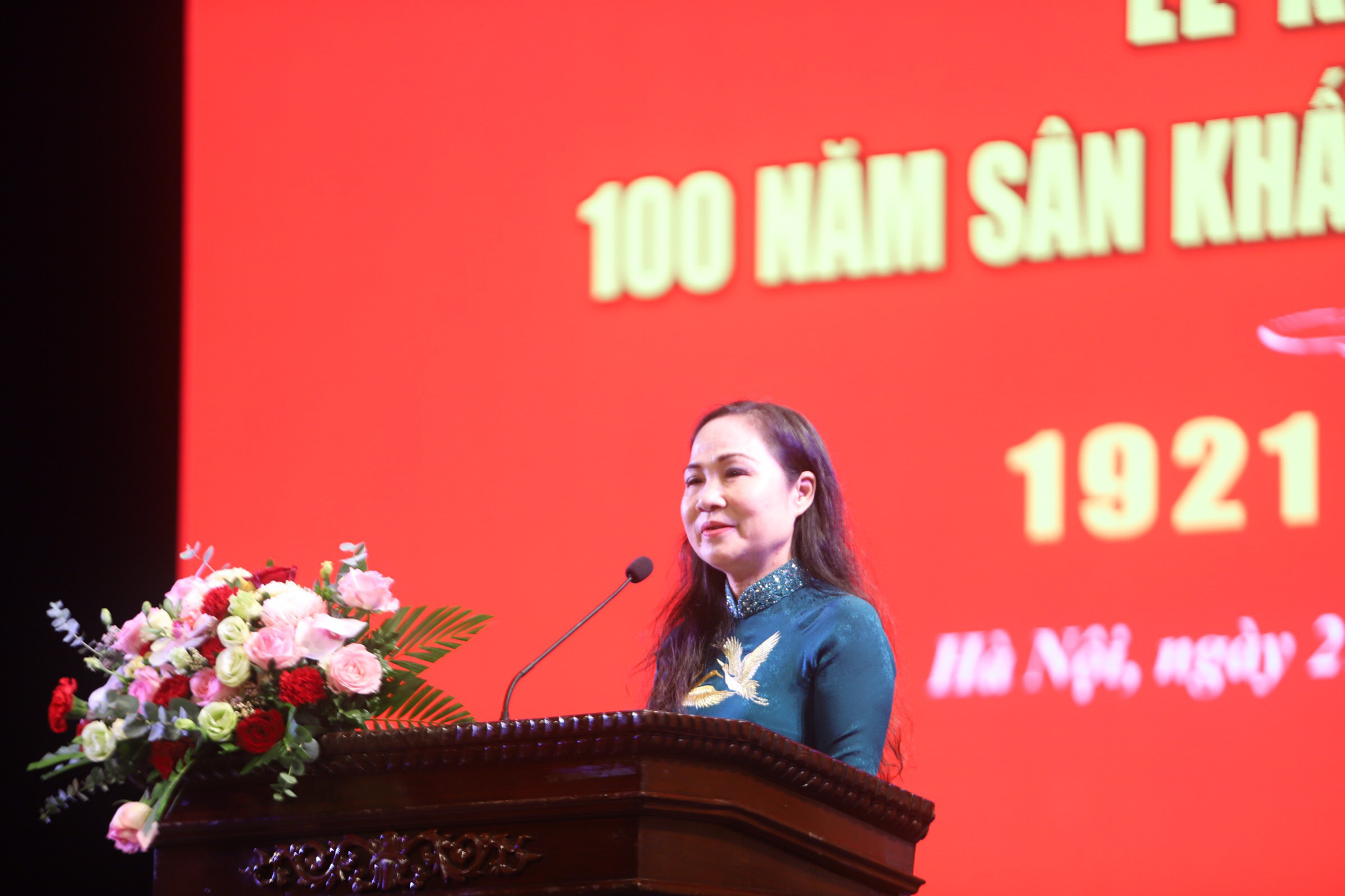 Thu Quỳnh bật khóc khi nói lời cảm ơn các nghệ sĩ tiền bối - Ảnh 5.