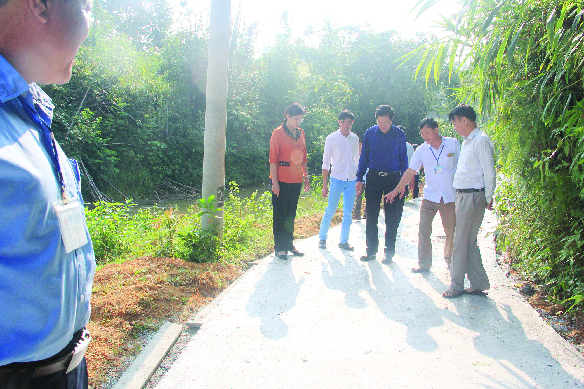 Hà Giang: Nối dài con đường no ấm về với bản làng - Ảnh 1. Hà Giang: Nối dài con đường no ấm về với bản làng - Ảnh 1.