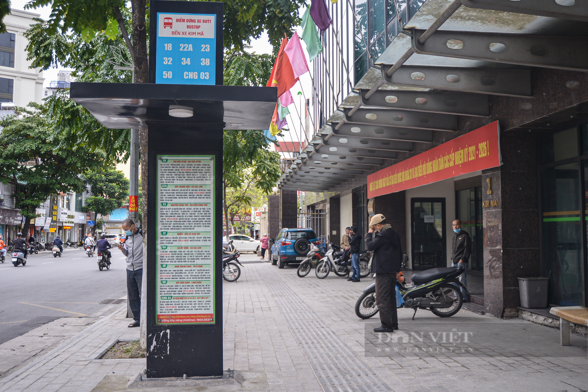 Hà Nội: Lên phương án nhân rộng điểm dừng xe buýt chuẩn châu Âu - Ảnh 1.