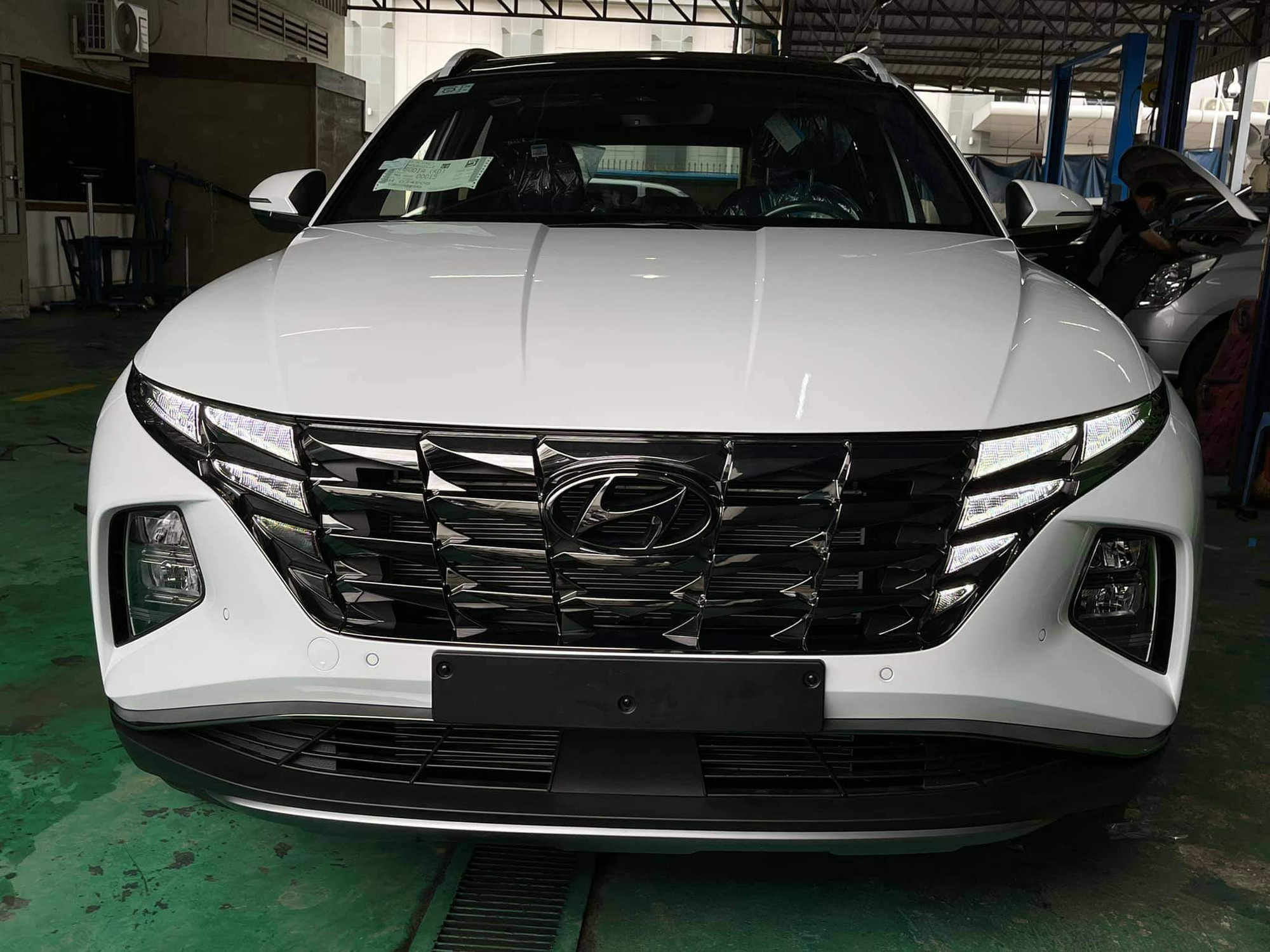 Lộ ảnh và thông số ban đầu Hyundai Tucson 2022 đang đăng kiểm tại Việt Nam - Ảnh 1.