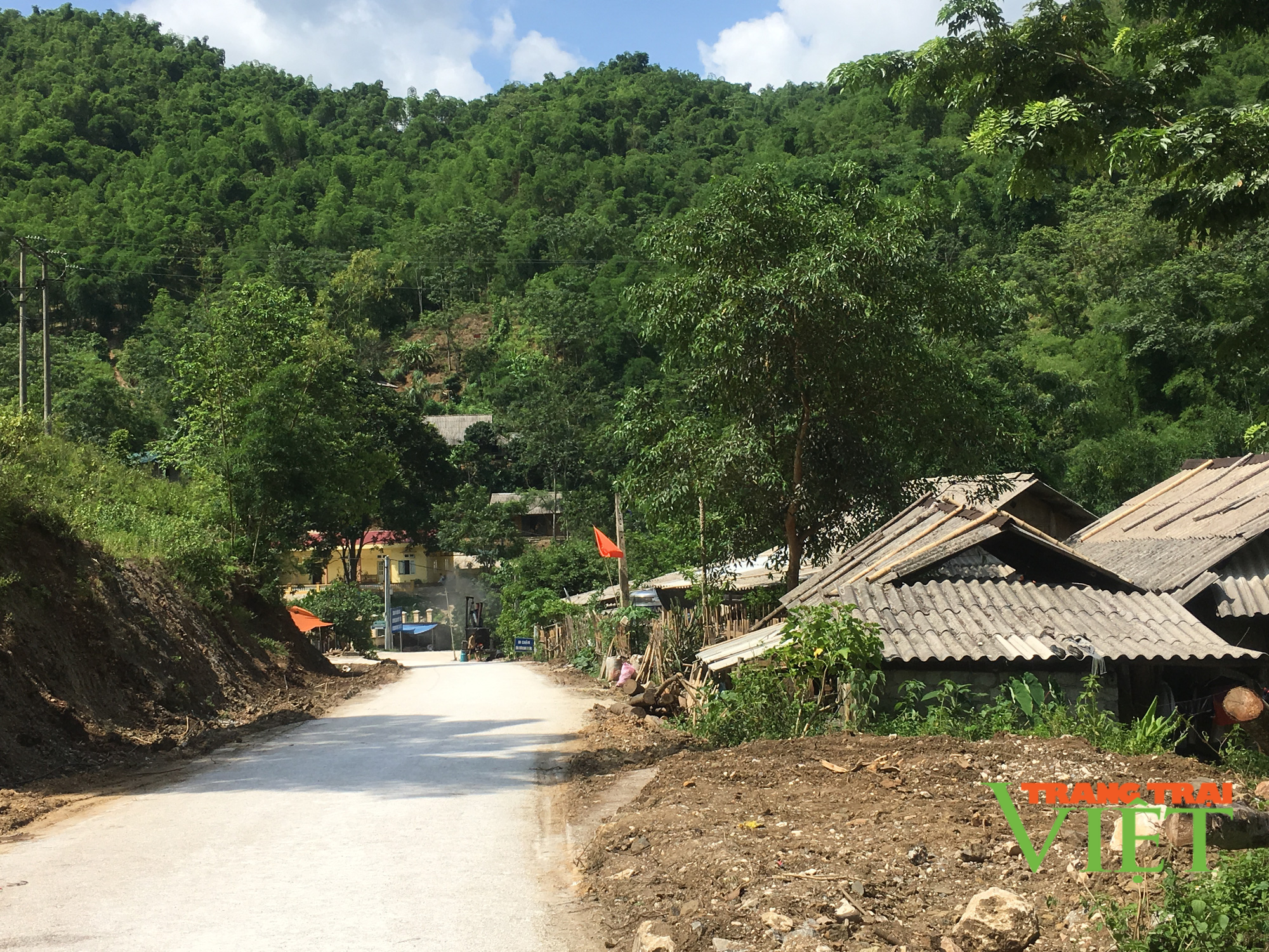 Mai châu làm tốt công tác quản lý đất đai, giải phóng mặt bằng - Ảnh 1.