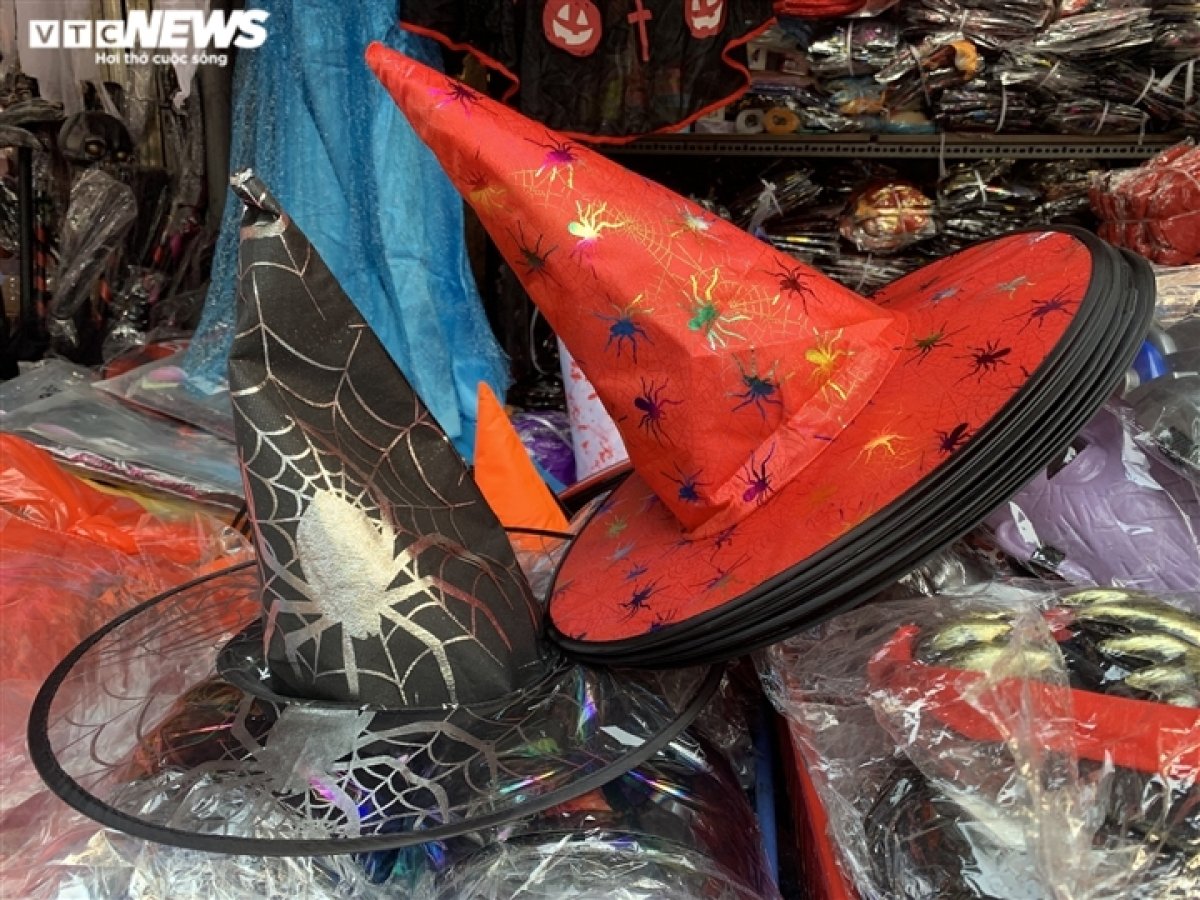 Đồ chơi Halloween ế khách - Ảnh 12. Đồ chơi Halloween ế khách - Ảnh 12.