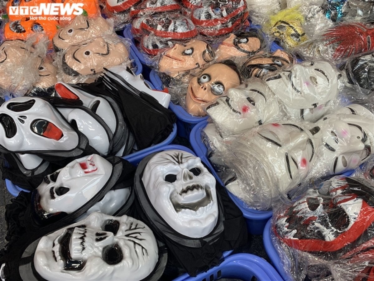 Đồ chơi Halloween ế khách - Ảnh 7. Đồ chơi Halloween ế khách - Ảnh 7.