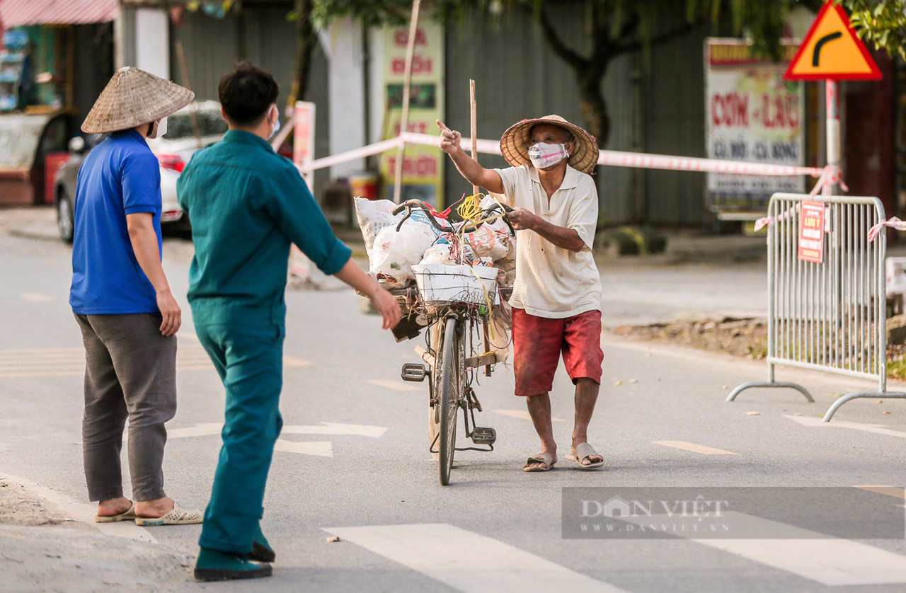 Hà Nội: Thêm nhiều ca dương tính trong cộng đồng liên quan đến đám tang ở Mê Linh - Ảnh 2.