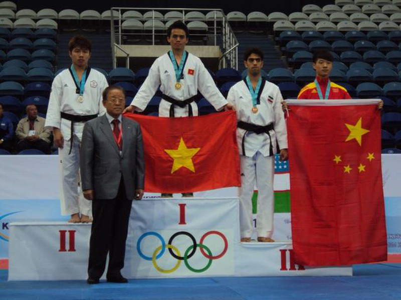 Bất ngờ với nam sinh trường ĐH Sư phạm Hà Nội 2 từng giành hàng chục huy chương Taekwondo - Ảnh 2. Bất ngờ với nam sinh trường ĐH Sư phạm Hà Nội 2 từng giành hàng chục huy chương Taekwondo - Ảnh 2.