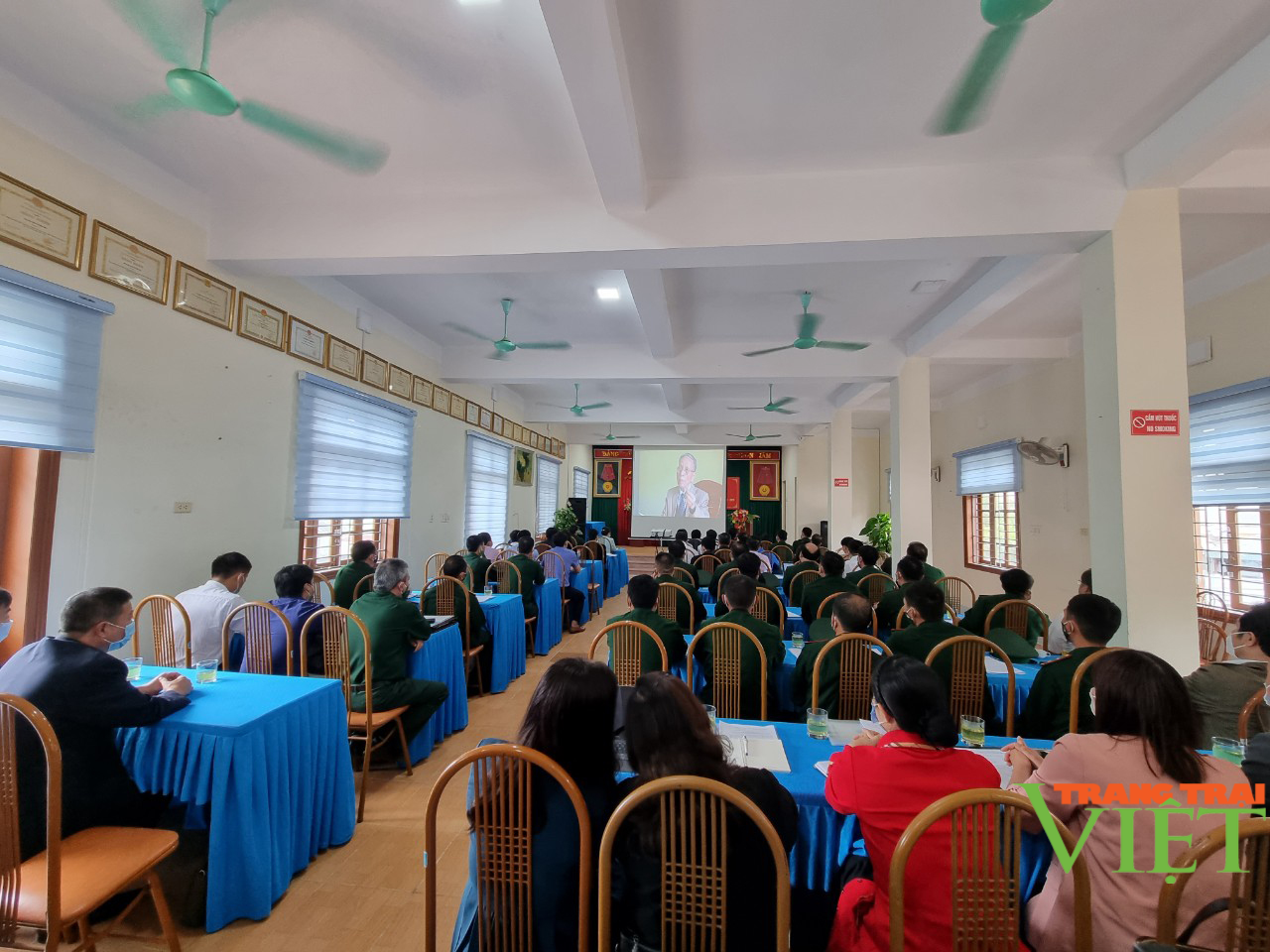 Sơn La: Hiệu quả Chương trình phối hợp “Xây dựng xã hội học tập khu vực biên giới” - Ảnh 1. Sơn La: Hiệu quả Chương trình phối hợp “Xây dựng xã hội học tập khu vực biên giới” - Ảnh 1.