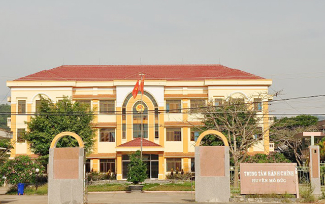 Quảng Ngãi: Tình tiết bất ngờ vụ xã này sang xã kia dựng trụ điện không xin phép - Ảnh 3. Quảng Ngãi: Tình tiết bất ngờ vụ xã này sang xã kia dựng trụ điện không xin phép - Ảnh 3.