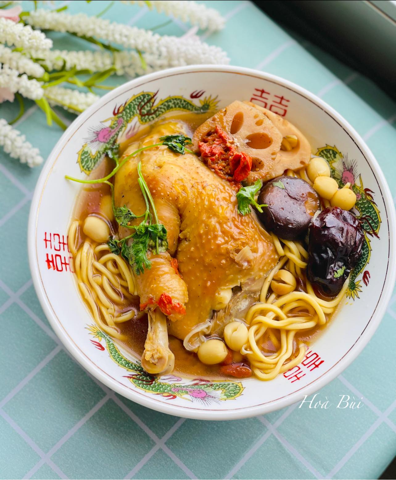 Tuyệt chiêu nấu món mì gà hầm tứ quý thơm ngon bổ dưỡng - Ảnh 3.