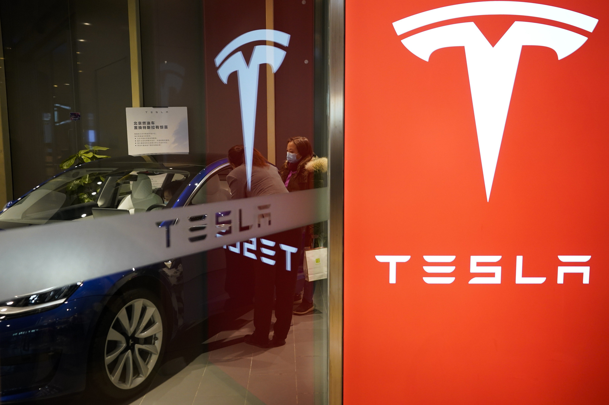 Một người đàn ông ở Trung Quốc cho biết anh ta đang bị Tesla kiện vì tội phỉ báng qua các bài đăng trực tuyến. Ảnh:@ Getty Images.