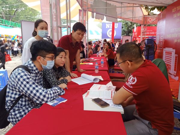 Các trường đại học top đầu dự kiến tuyển sinh 2022 thế nào? - Ảnh 2.
