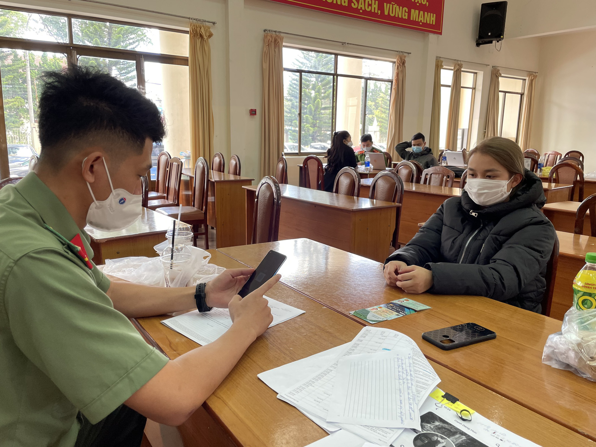 Khởi tố vụ án nữ &quot;facebooker&quot; lừa đảo bán hàng nông sản Đà Lạt, chiếm đoạt hơn 300 triệu đồng - Ảnh 1.