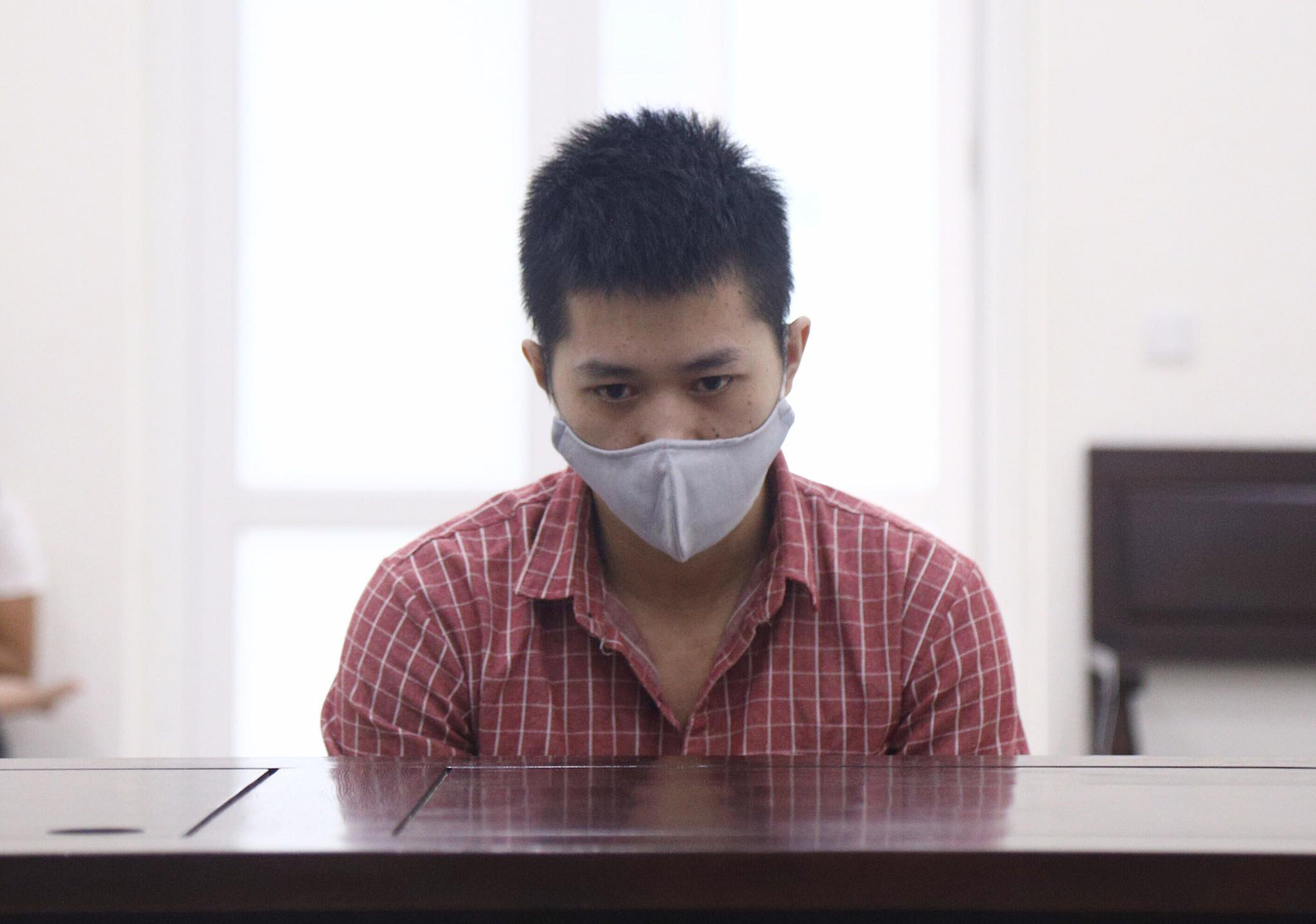 Xử kín kẻ hiếp dâm con riêng của người tình ở Hà Nội - Ảnh 1.