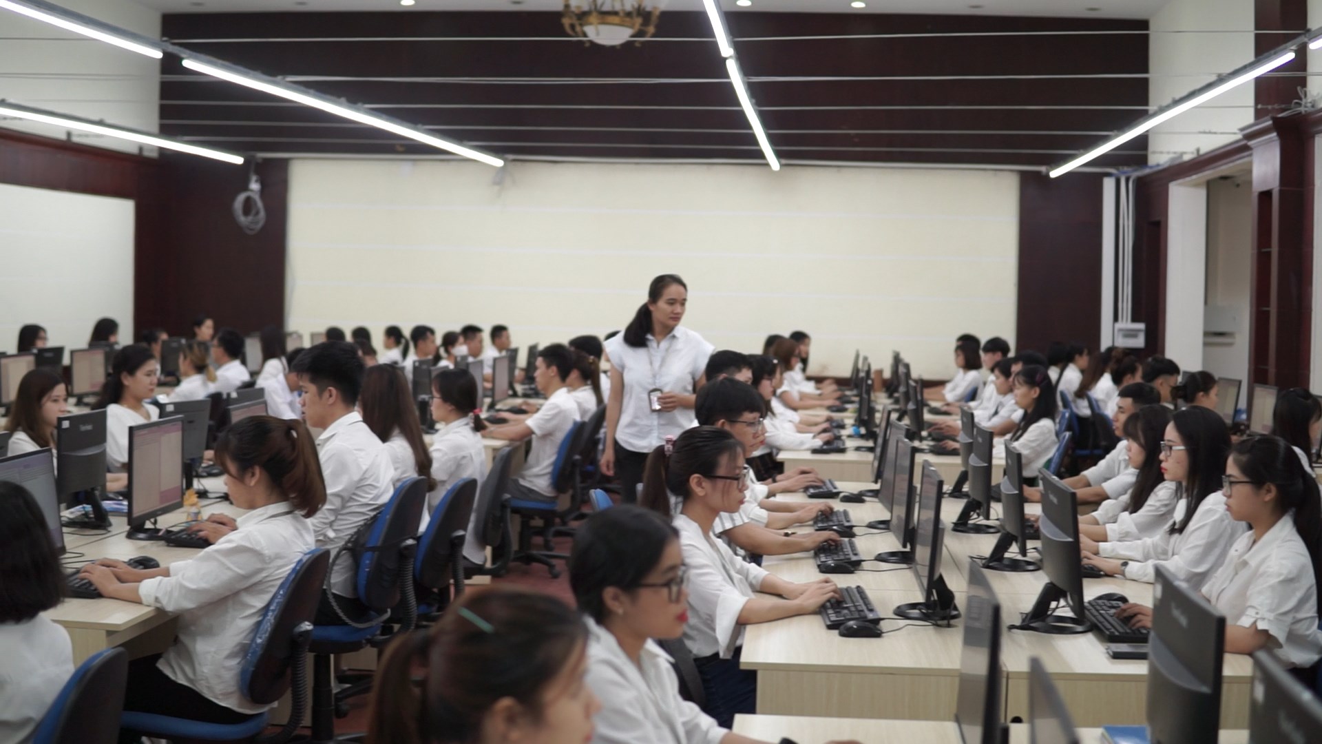 Đà Nẵng: Niềm vui của doanh nghiệp khi được vay vốn trả lương phục hồi sản xuất - Ảnh 2. Đà Nẵng: Niềm vui của doanh nghiệp khi được vay vốn trả lương phục hồi sản xuất - Ảnh 2.
