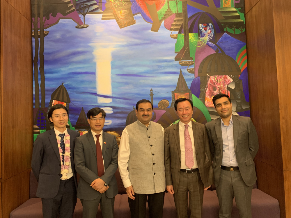 Tập đoàn Adani của tỷ phú Ấn Độ muốn đầu tư vào năng lượng và cảng biển Việt Nam - Ảnh 1. Tập đoàn Adani của tỷ phú Ấn Độ muốn đầu tư vào năng lượng và cảng biển Việt Nam - Ảnh 1.