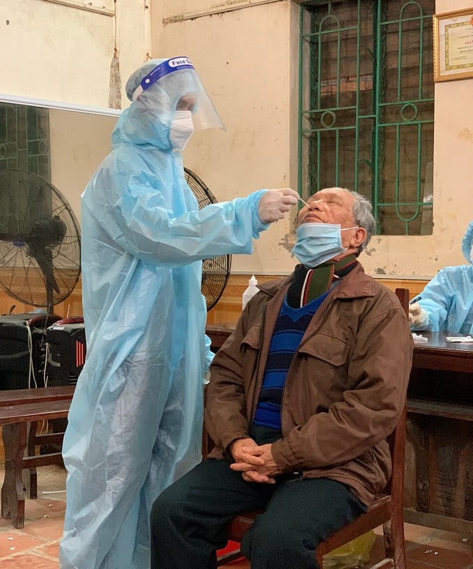 Lo ngại ổ dịch ở huyện Thanh Sơn (Phú Thọ): 12 giờ, 39 ca mắc Covid – 19 - Ảnh 1.