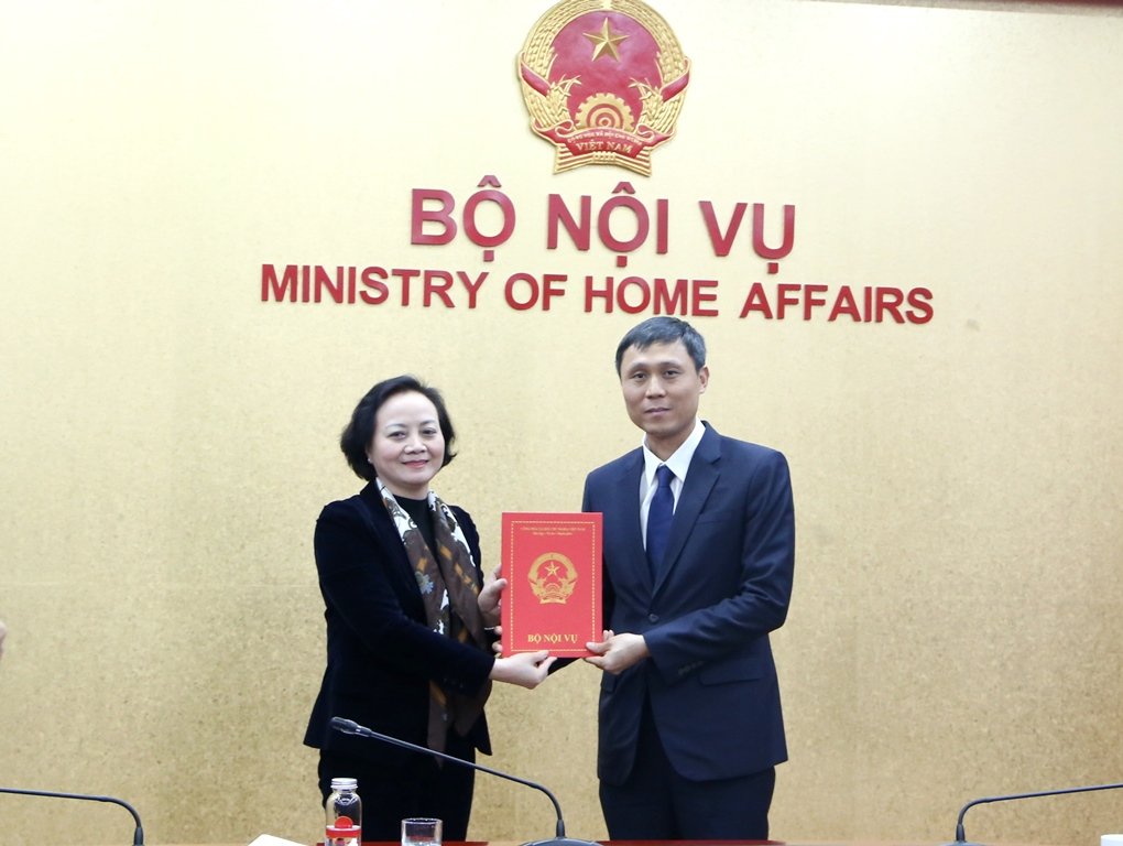 Bộ Nội vụ bổ nhiệm Vụ trưởng Vụ Tổ chức – Biên chế  - Ảnh 1.