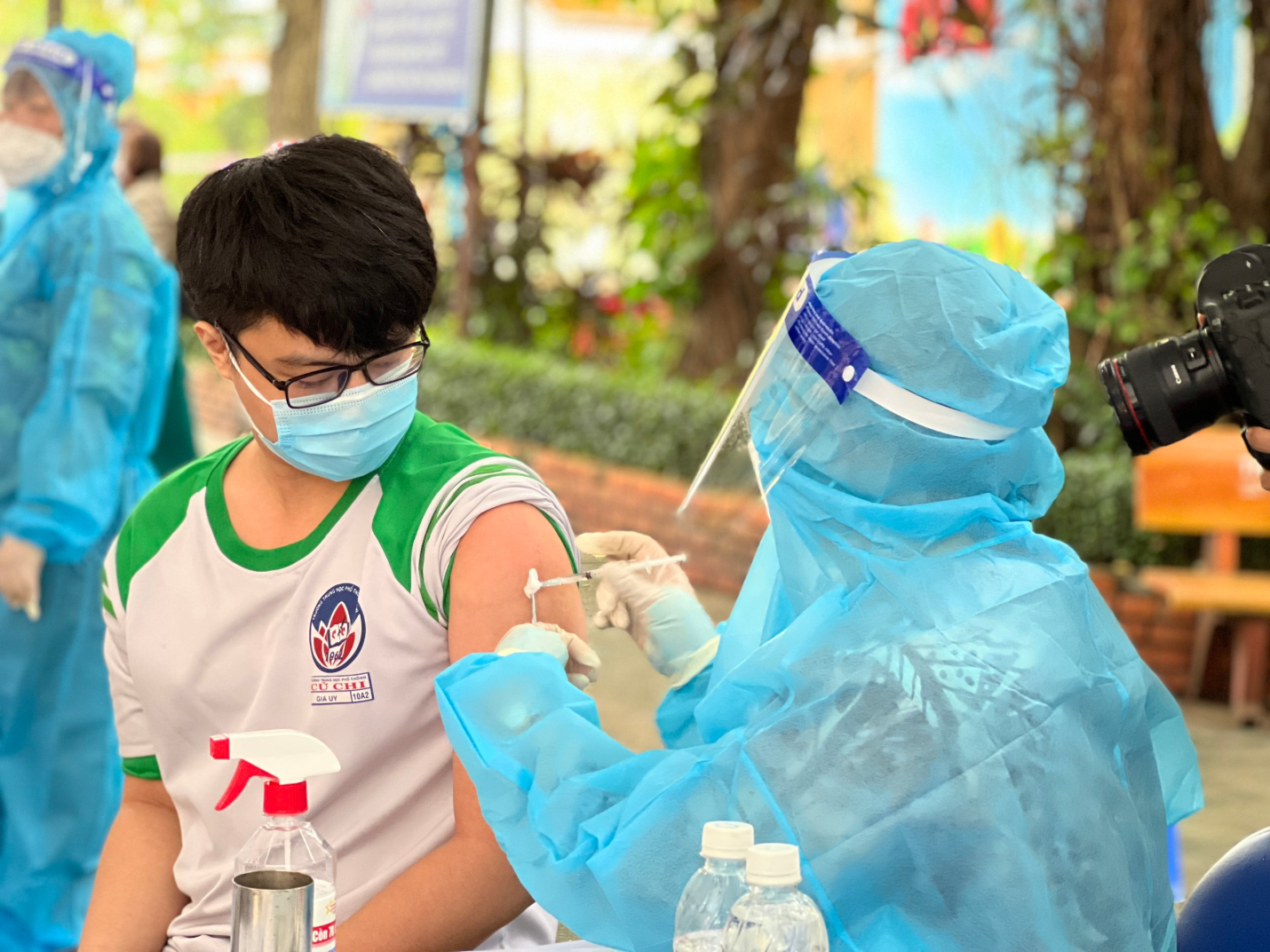 Hôm nay (1/11), bắt đầu Chiến dịch tiêm vaccine Covid-19 cho trẻ em từ 12-17 tuổi trên toàn quốc - Ảnh 1.