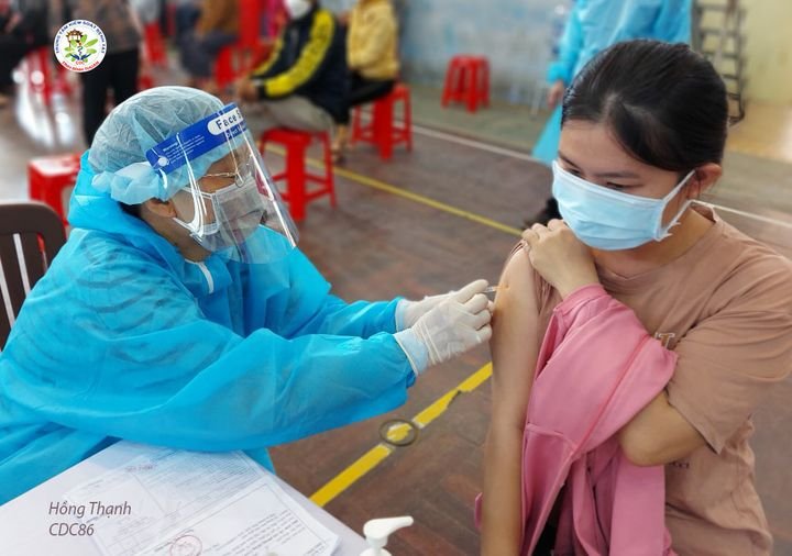 F0 cộng đồng ở TP Phan Thiết hạ nhiệt, Bình Thuận khẩn trương tiêm vaccine ngừa Covid-19 - Ảnh 2.