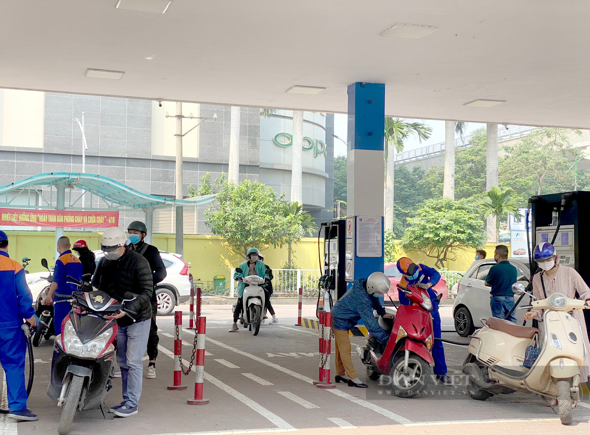 Chiều 10/11, giá xăng tăng hơn 600 đồng/lít - Ảnh 1.