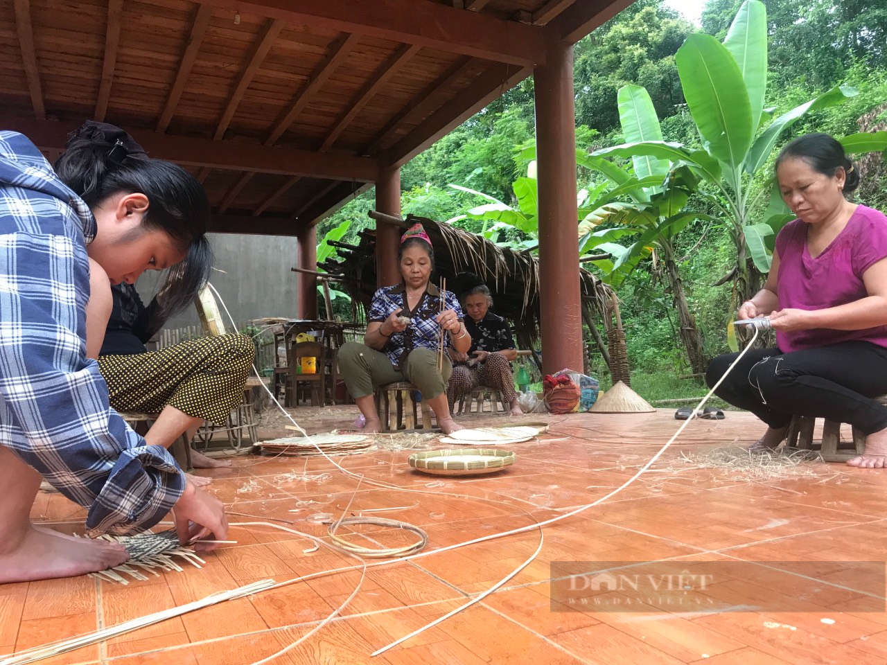 Nghệ An: Làng nghề mây tre đan giữa đại ngàn Pù Mát, sản phẩm làm ra đến đâu xuất khẩu đến đó   - Ảnh 3.