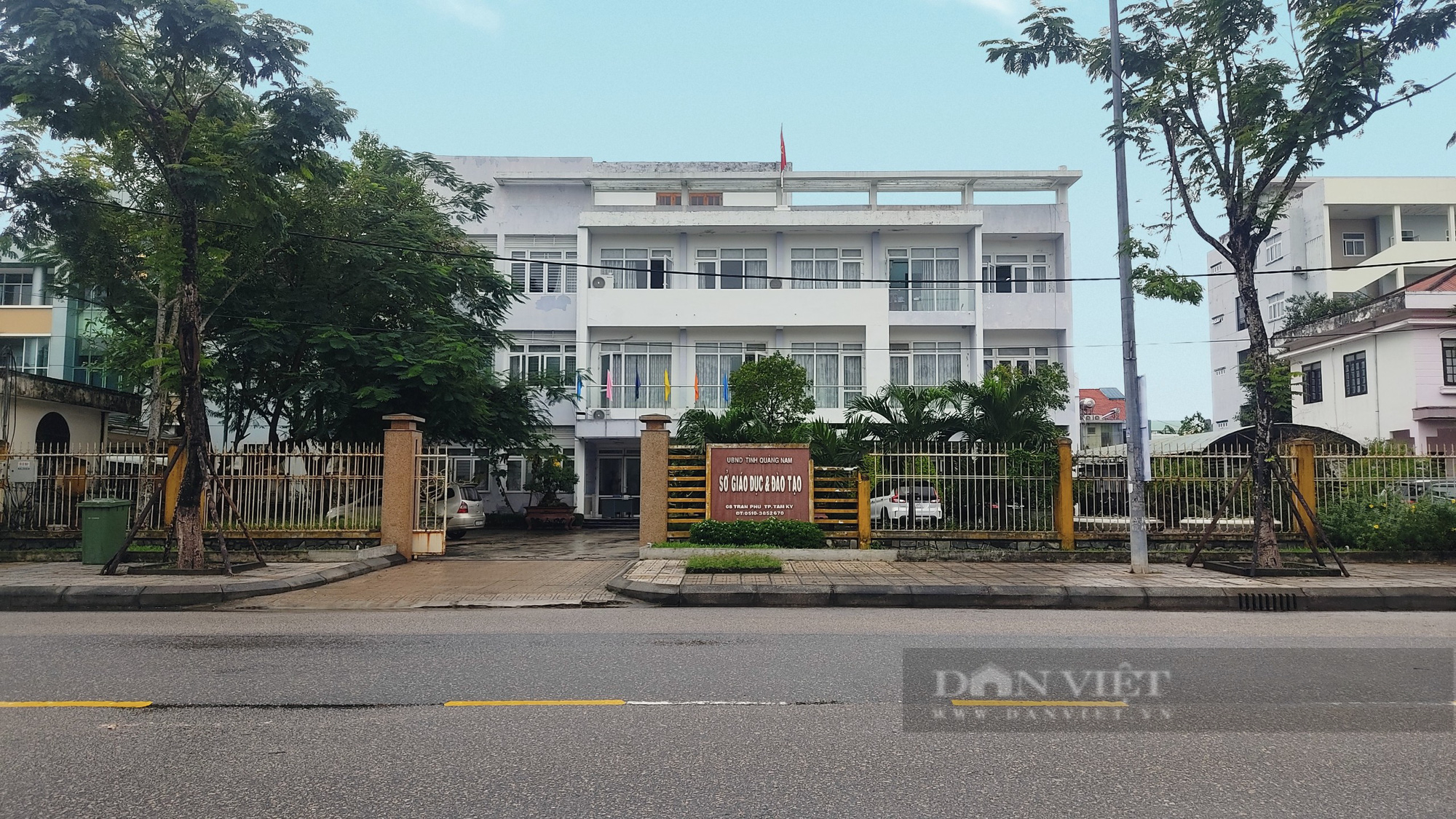 Quảng Nam: Giám đốc Sở GDĐT ký văn bản giới thiệu đích danh 3 công ty tư vấn sửa chữa các trường học   - Ảnh 1.