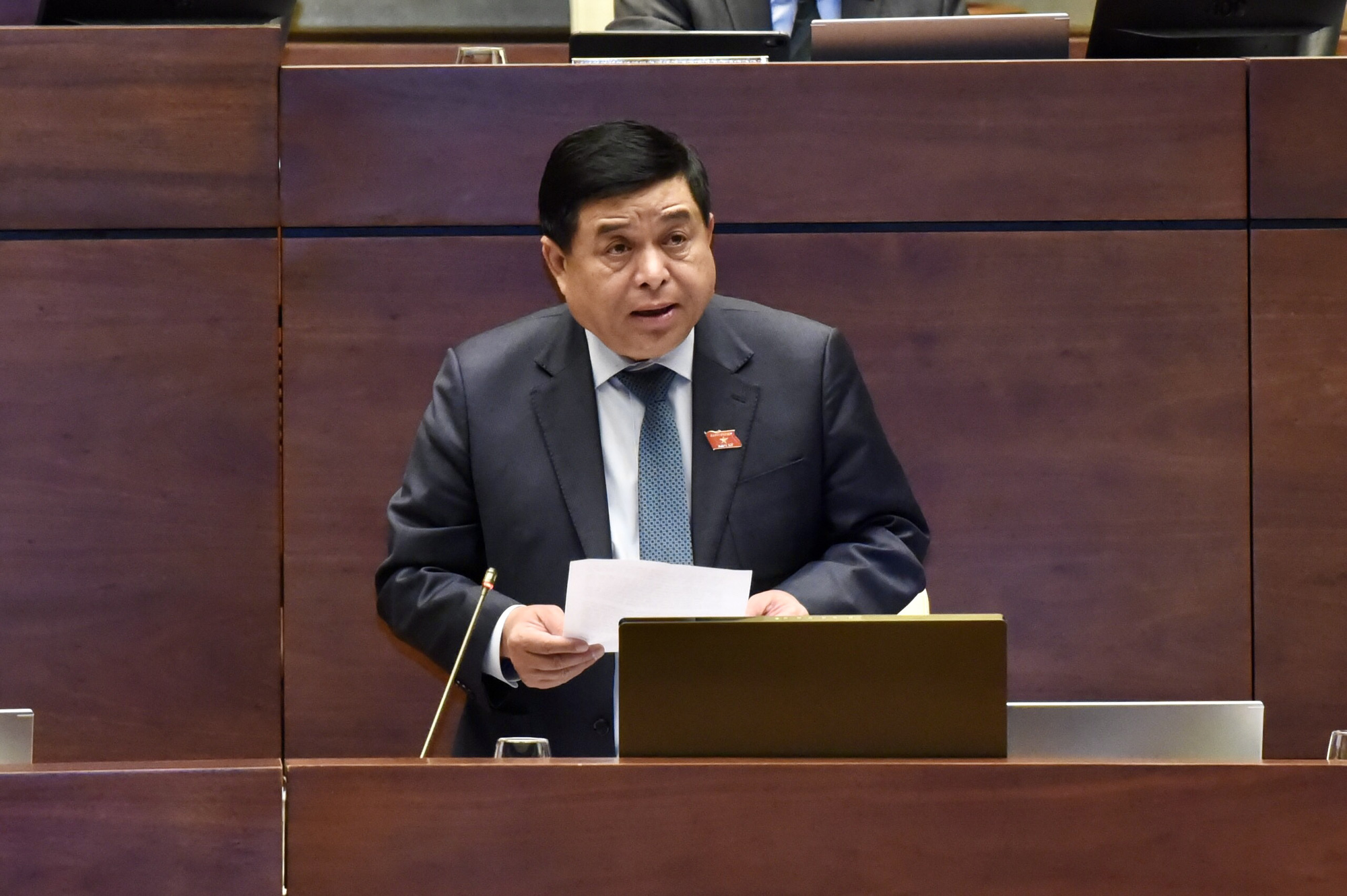 Phục hồi kinh tế: Ông Nguyễn Chí Dũng lo ngại hỗ trợ tiền mặt gây lạm phát, đề nghị nới bội chi, nợ công - Ảnh 1.