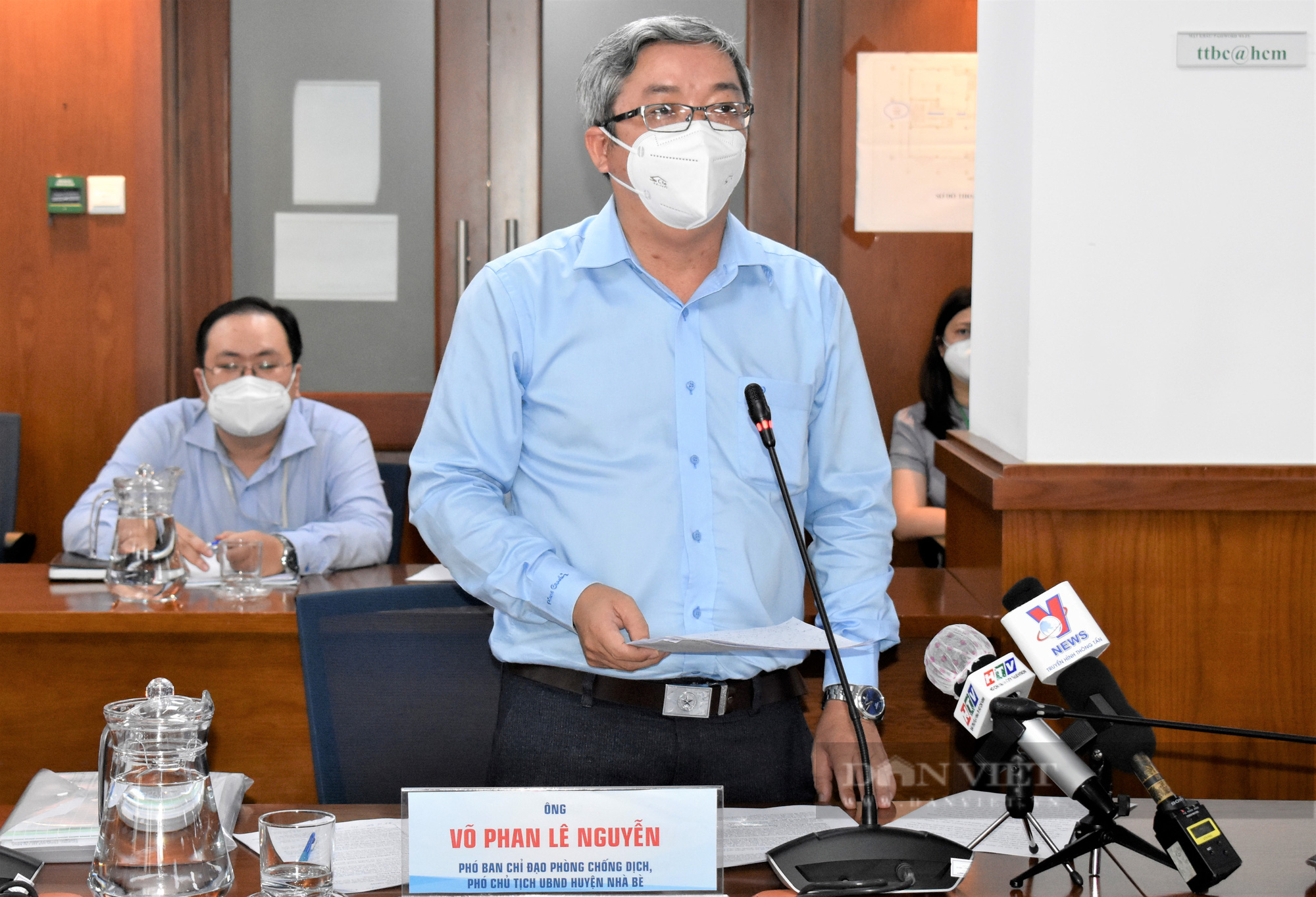 TP.HCM: Người dân có tâm lý chủ quan sau khi tiêm 2 mũi vaccine - Ảnh 1.
