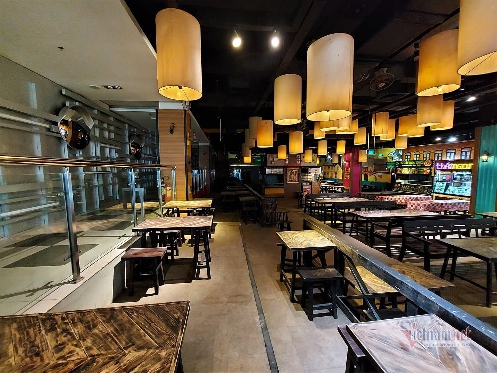 Khu ăn chơi độn thổ ở Sài thành vắng như chùa Bà Đanh - Ảnh 1.
