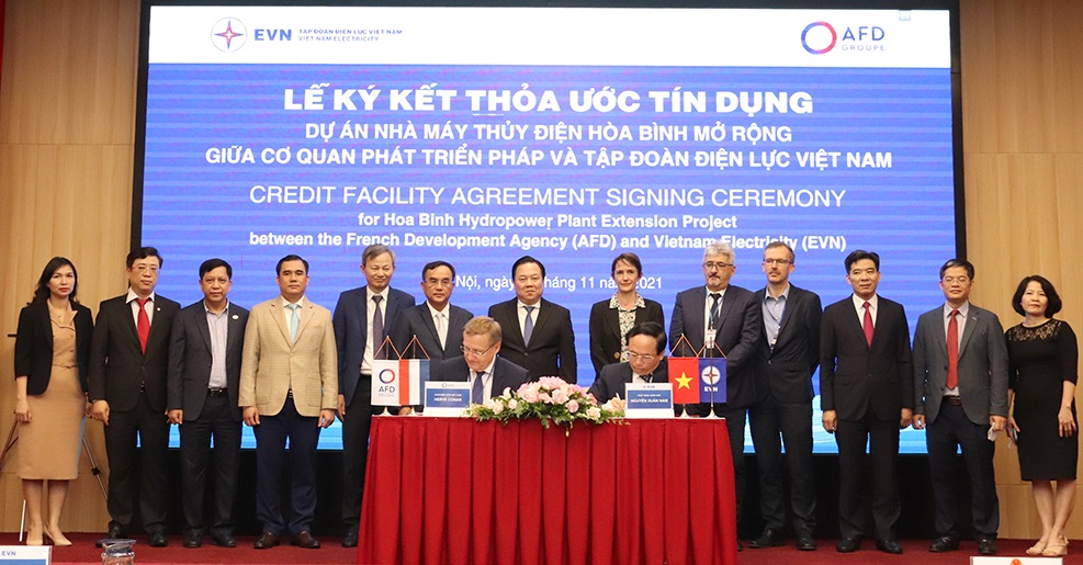 Ký kết Thỏa ước tín dụng cho Dự án Nhà máy Thủy điện Hòa Bình mở rộng - Ảnh 1.