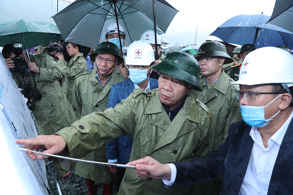 Thông tin mới nhất về vụ sạt trượt mái hố móng công trình Nhà máy Thủy điện Hòa Bình mở rộng - Ảnh 1. Thông tin mới nhất về vụ sạt trượt mái hố móng công trình Nhà máy Thủy điện Hòa Bình mở rộng - Ảnh 1.