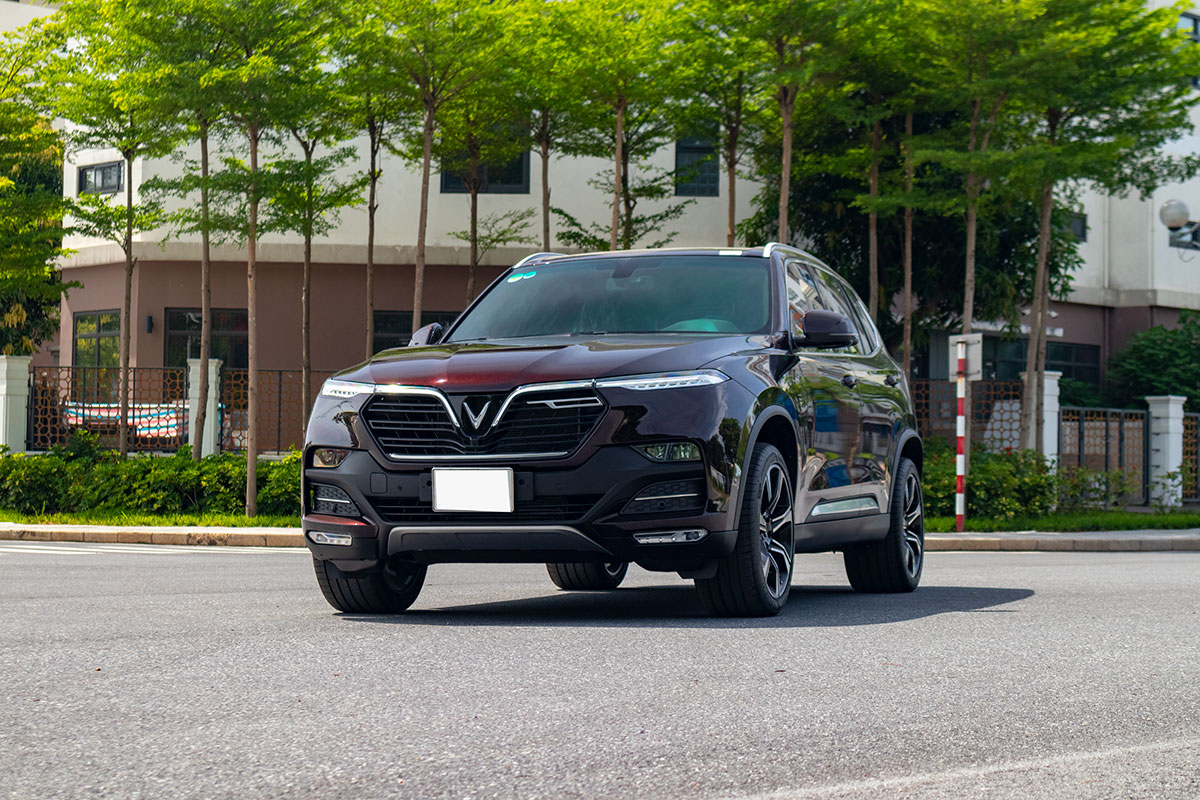 Giá xe VinFast Lux SA2.0 lăn bánh tháng 11/2021, ngập ưu đãi, chờ giảm 50% trước bạ - Ảnh 1.
