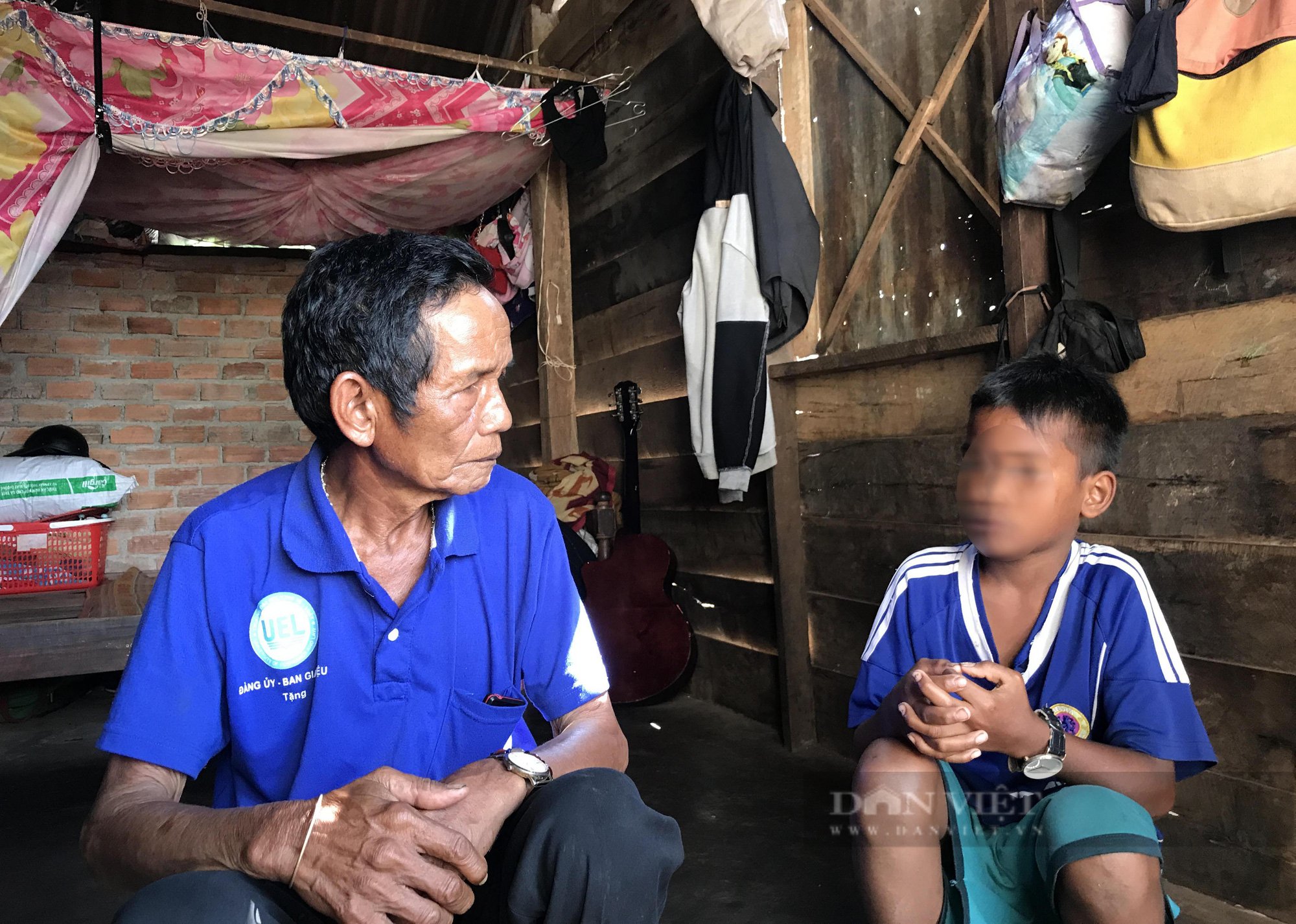 Đắk Nông: Cách chức hiệu trưởng ém hồ sơ học sinh nghèo  - Ảnh 1.
