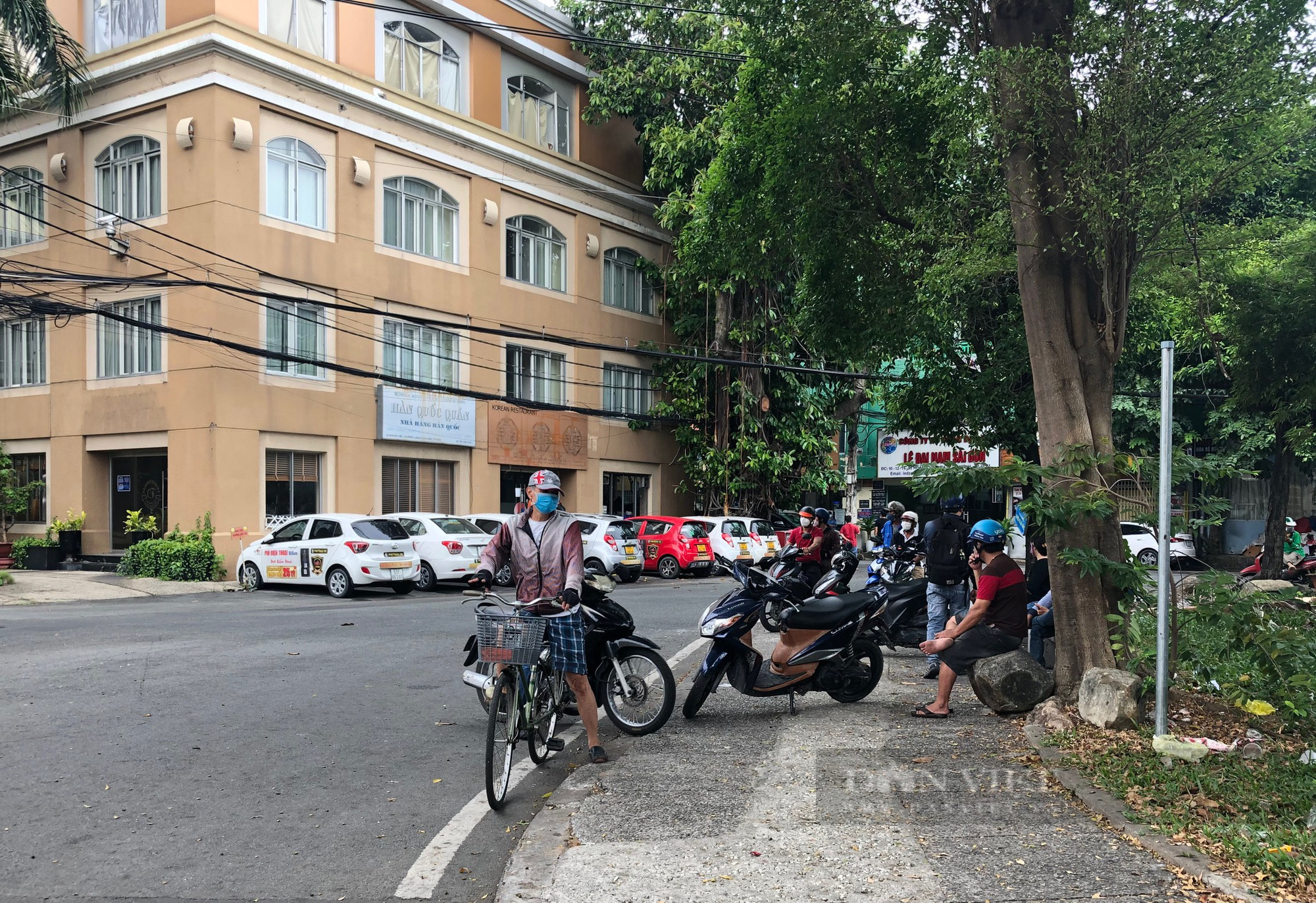 CEO Nguyễn Phương Hằng 'quay xe', không  gặp nhà báo Đức Hiển như đã 'hẹn' - Ảnh 2.